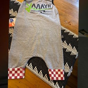 Size 2T rags to raches romper, great condition